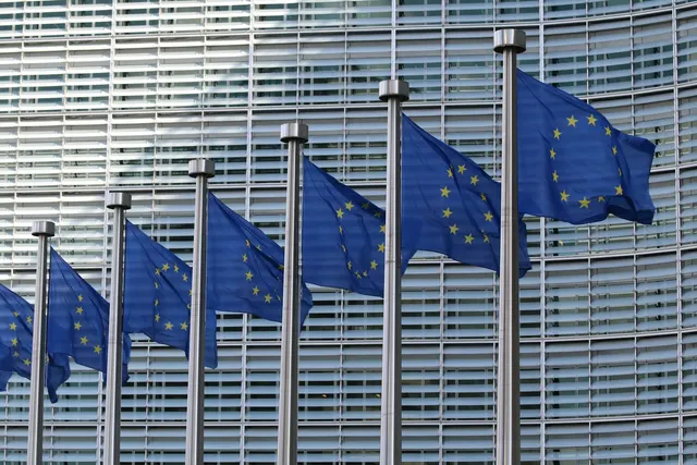 Dyrektywa 2023/2673. Od kiedy obowiązuje i kogo dotyczy nowe prawo o zwrotach?