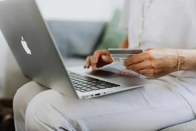 Jak obsługa zwrotów może przyczynić się do lojalności klientów w sklepie internetowym?