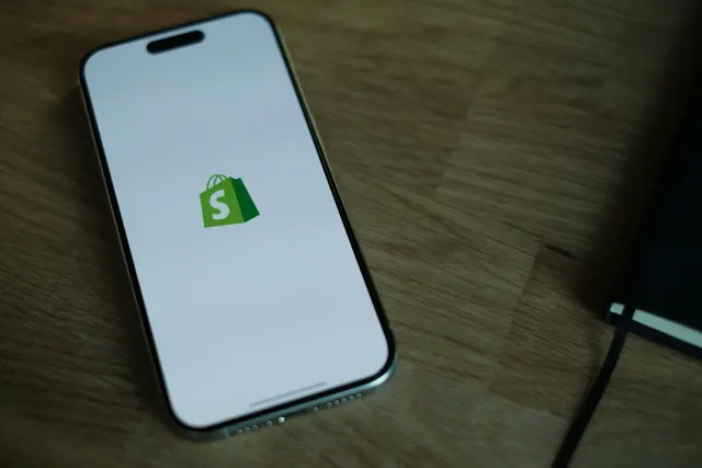 Jak zintegrować Shopify z Baselinker krok po kroku – praktyczny przewodnik dla sklepów